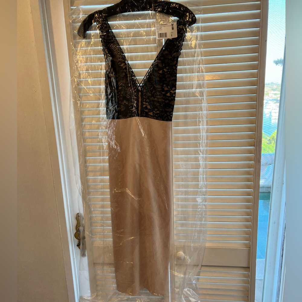 Satin and lace dress - Picture 11 of 12